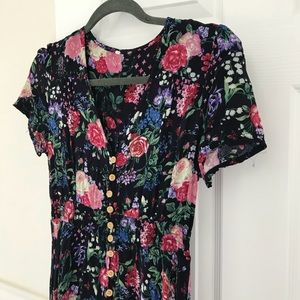 Floral Maxi Dress with Sleeves and Buttons